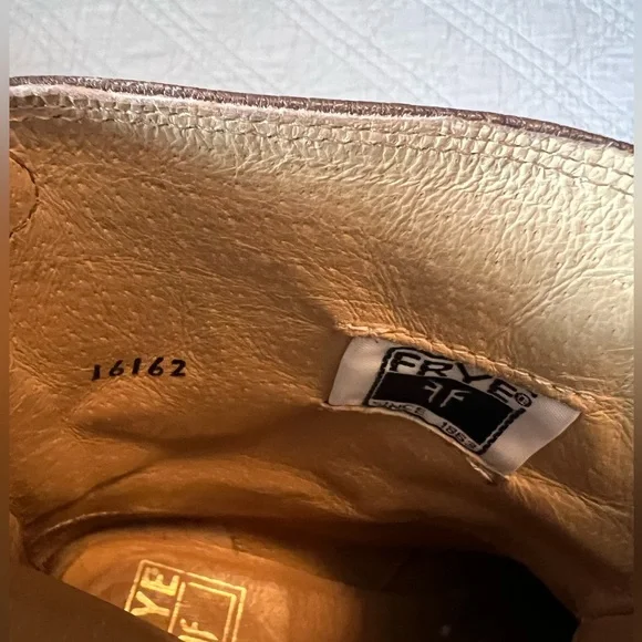 FRYE Melissa Button Zip Short Grey/Brown Leather Ankle Boots, Size 9 - Picture 14 of 16